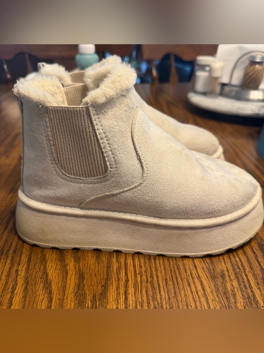 Platform Chelsea boots